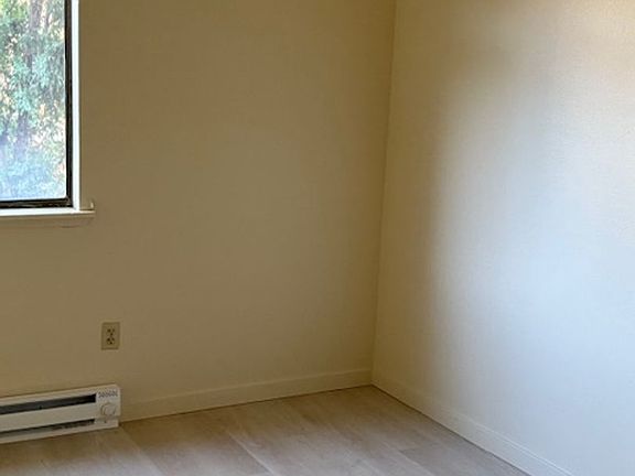 3rd image of 1315 E Broadway St #7
