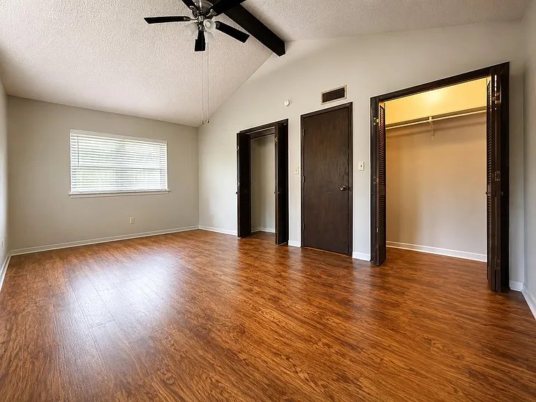 412 Breezy Ln #1 — Photo 7