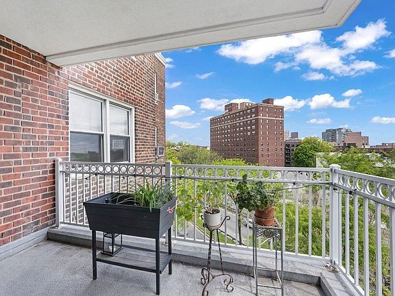 3rd image of 3701 Henry Hudson Pkwy APT 6C