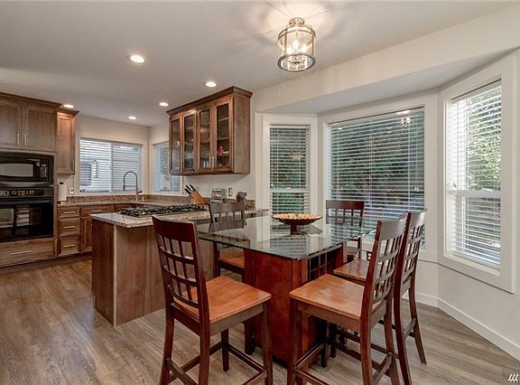 4th image of 10822 238th Avenue Ct E