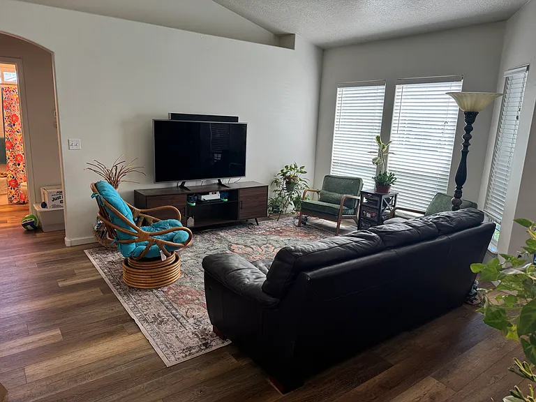 2041 W Swallowtail Pl — Photo 3