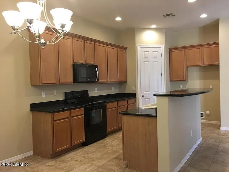 2417 E Iris Dr — Photo 6