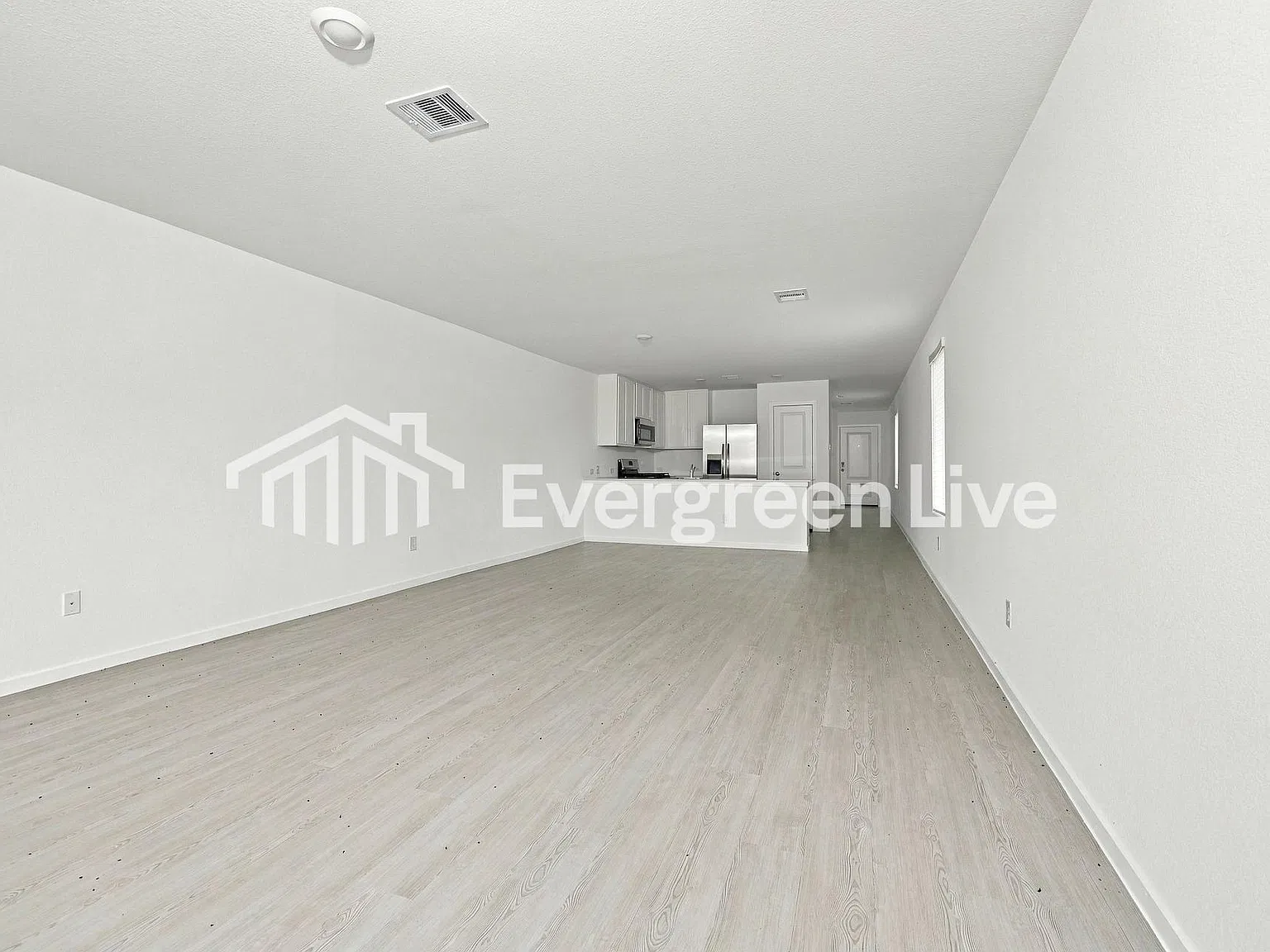 4 bed, 2.0 bath, 1656 sqft, $1,800 — Photo 4