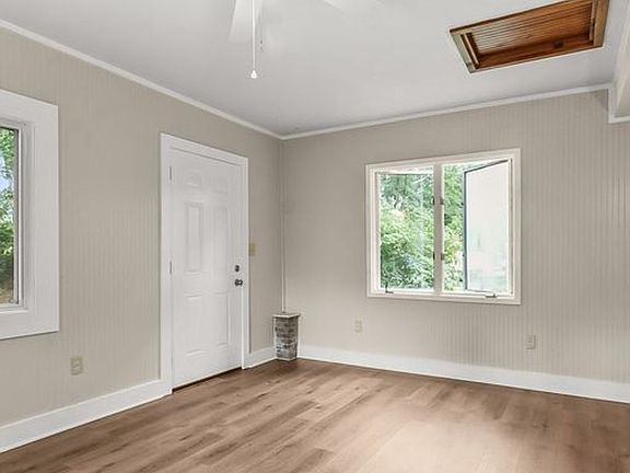 4th image of 4215 Smith St