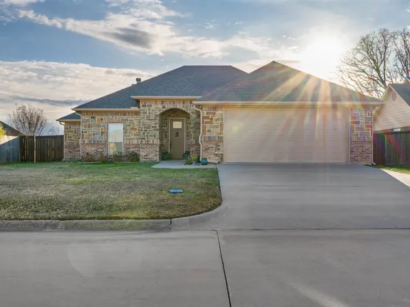 1202 Rock Creek Dr, Sulphur Springs, TX 75482