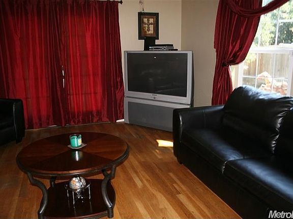 2nd image of 1506 Silkwood Dr