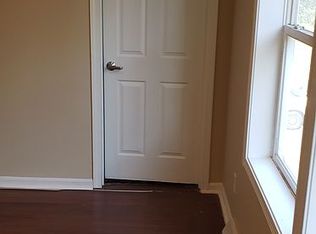 4 Barbara St, Trenton, NJ 08618