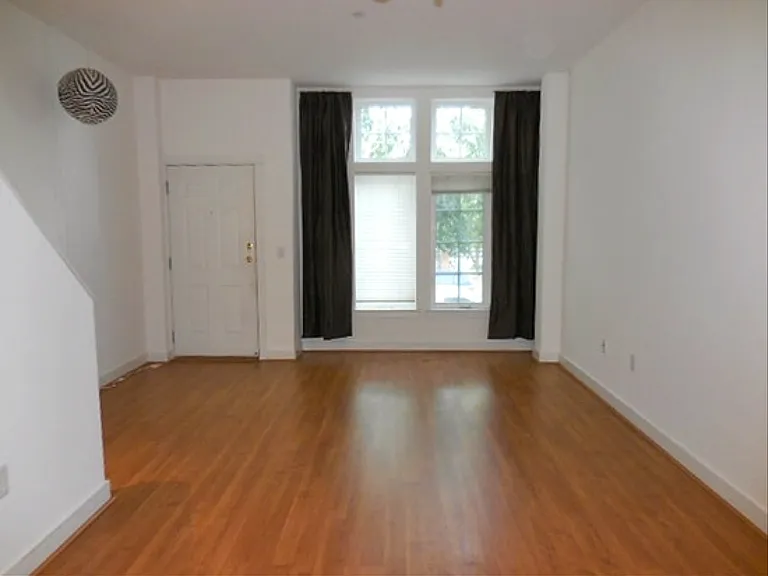 153 Laurel Grove Ln — Photo 3