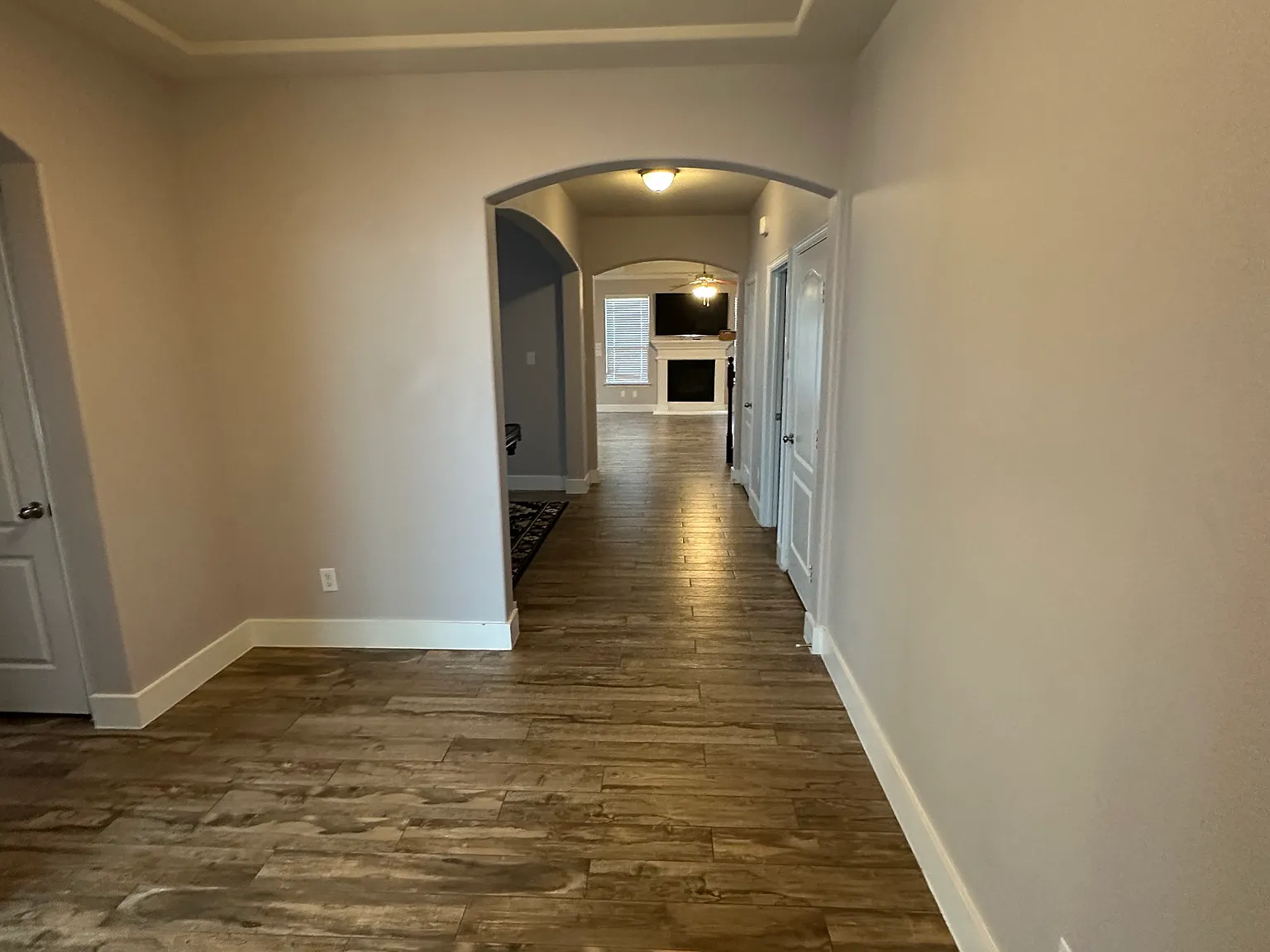 4 bed, 3.5 bath, 2756 sqft, $3,100 — Photo 2