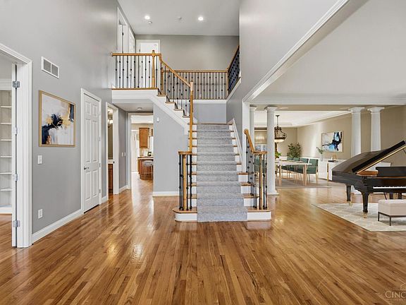 4th image of 4065 Village Ridge Dr