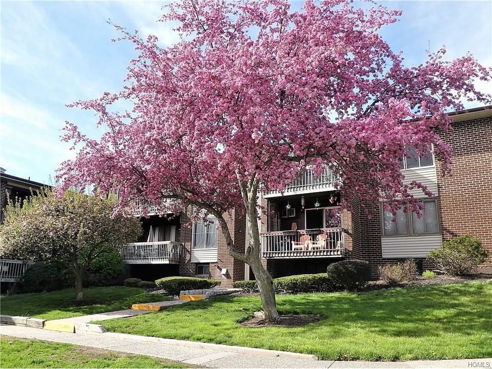 1st image of 59 Country Club Ln
