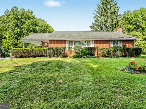 492 Middletown Rd, Hummelstown, PA 17036