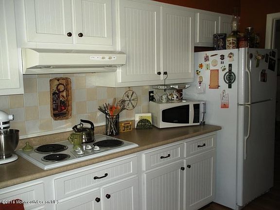 4th image of 28B Edinburgh Ln #B