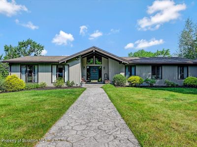 102 Old Windmill Rd, Waverly Township, PA, 18411