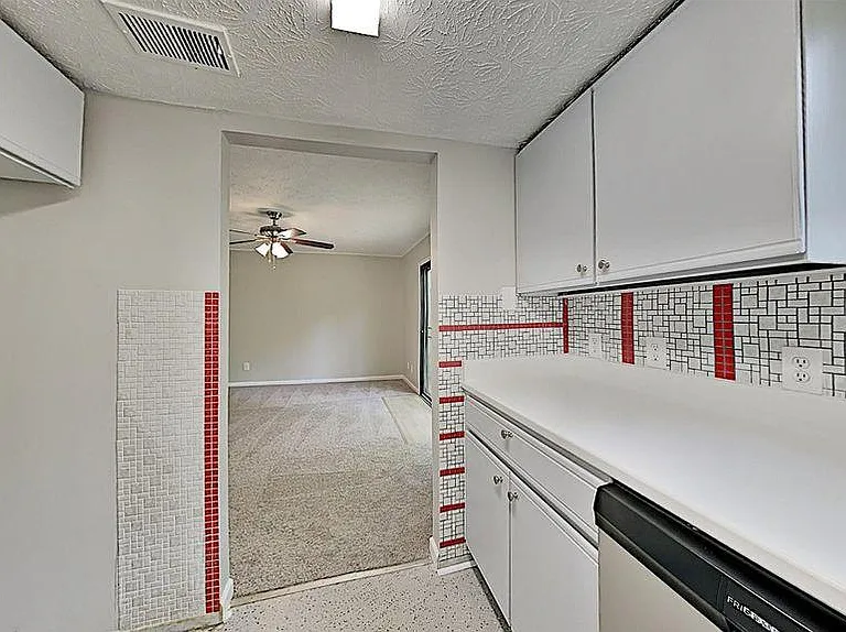 2400 Lawrenceville Hwy #D — Photo 15