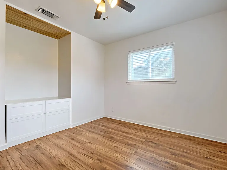 816 Aviation Ave — Photo 11