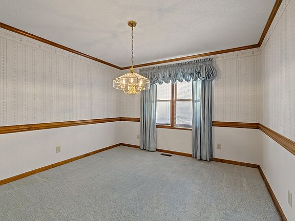 4th image of 105 George Wilton Dr