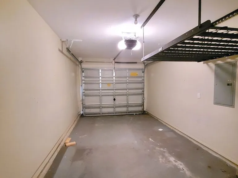 7802 Heirloom Dr — Photo 20