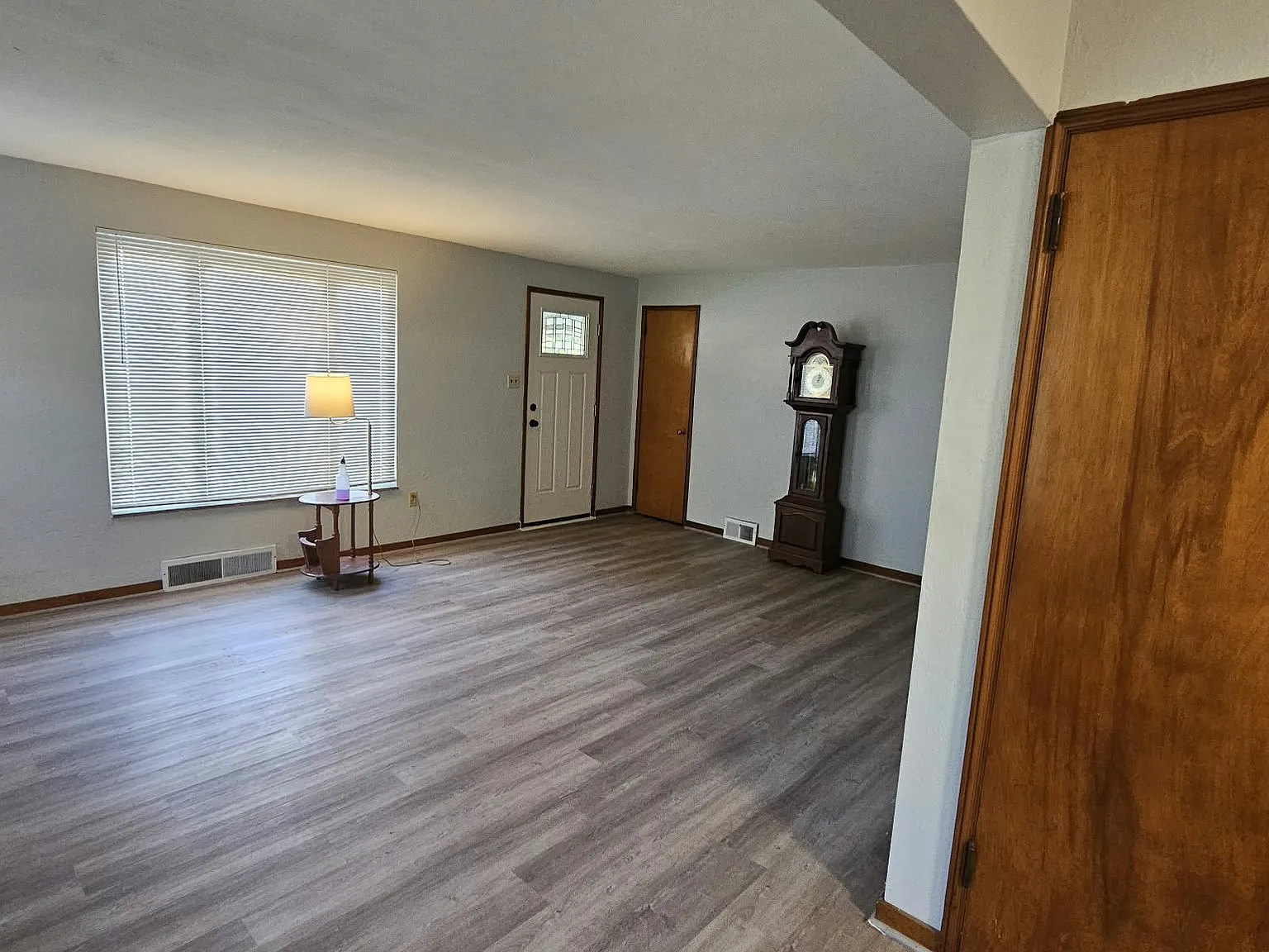 3 bed, 1124 sqft, $2,300 — Photo 3