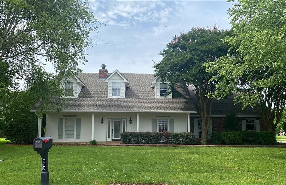 1st image of 800 Whitfield Dr