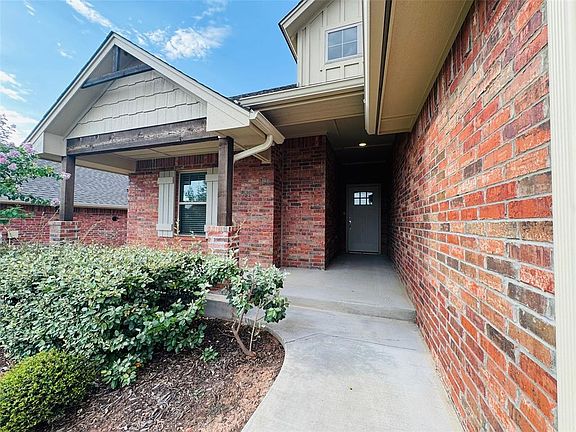 3rd image of 600 Texoma Dr