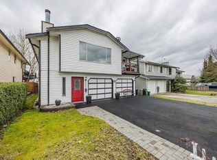 20492 Thorne Ave, Maple Ridge, BC V2X 8T8