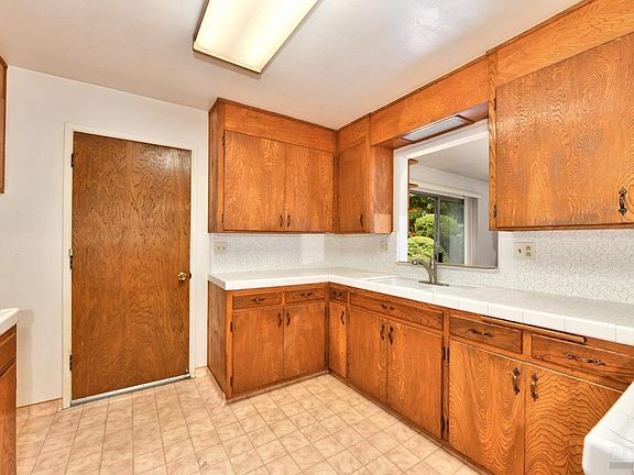 5th image of 928 Middle Rincon Road