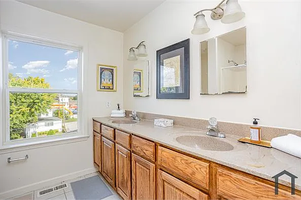 5227 Crowson Ave #7 — Photo 12