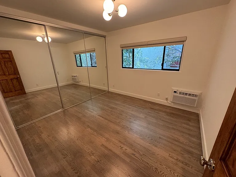 6345 Primrose Ave #10 — Photo 38