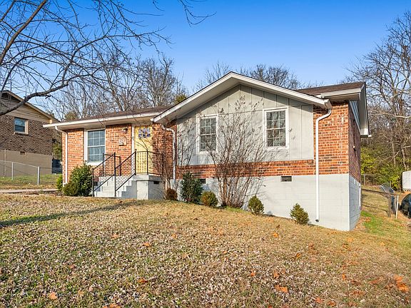 3rd image of 2437 Monticello Dr
