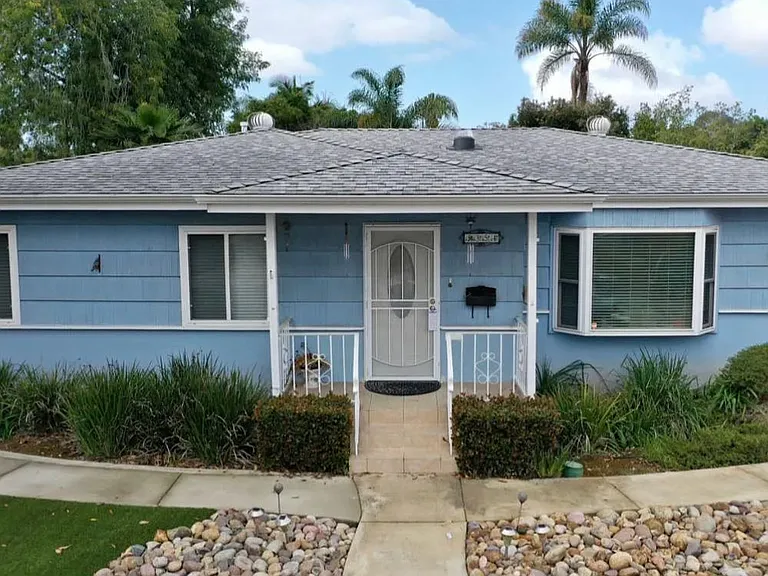 5354-5356 E Falls View Dr — Photo 1