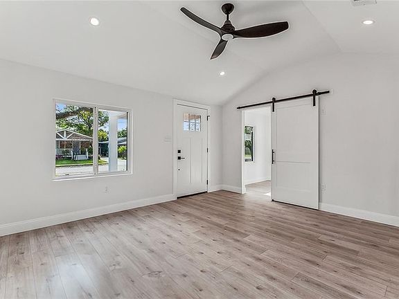 4th image of 142 Woodlawn Ave