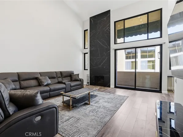 5310 Zelzah Ave Unit 302, Encino, CA 91316