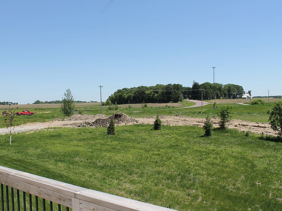 2nd image of 1960 Evergreen Pl NE