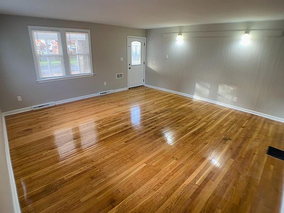 3rd image of 6250 Stella Ave