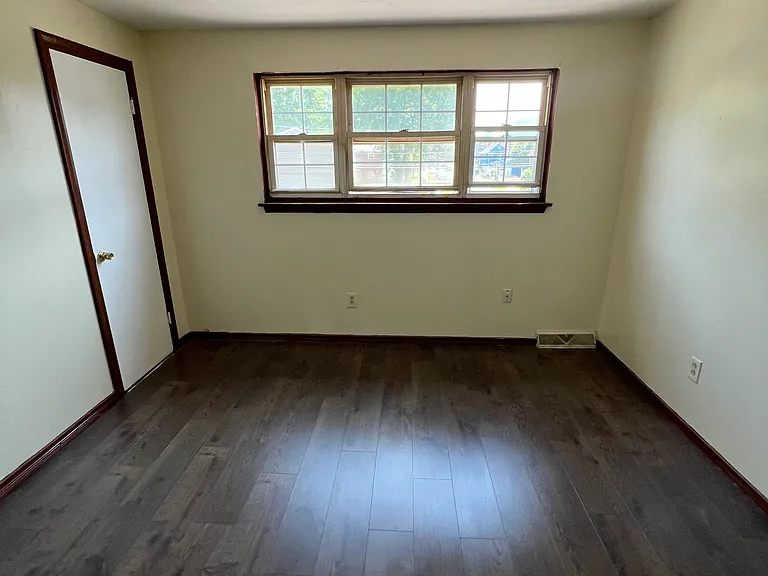 665 Garden St — Photo 12