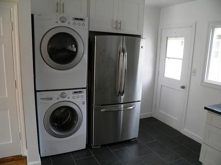 1031 Ocean Park Blvd #4 — Photo 7