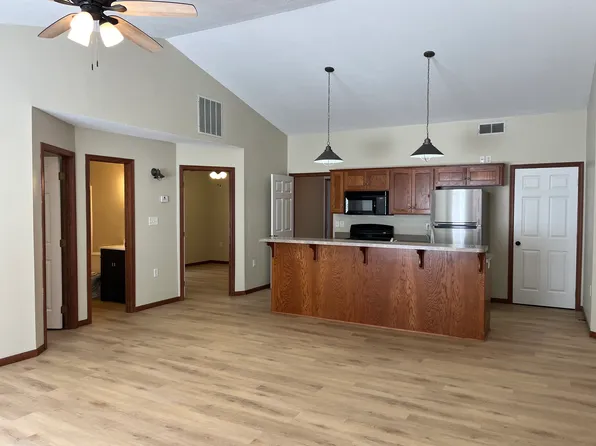 704 Vattier St, Manhattan, KS 66502