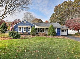 2 Daisy Dr, Riverside, RI 02915