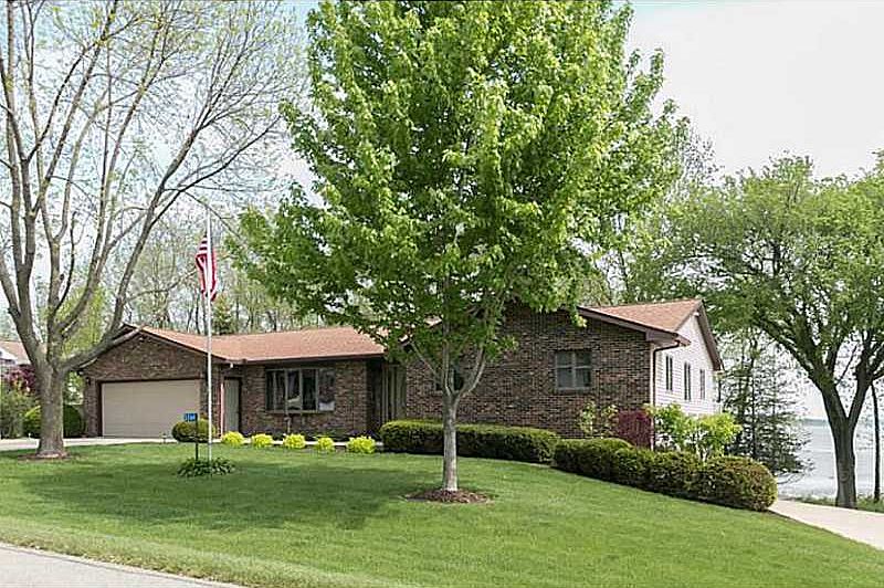1st image of 3264 Lake View Dr NE