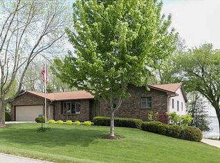 3264 Lake View Dr NE, Solon, IA
