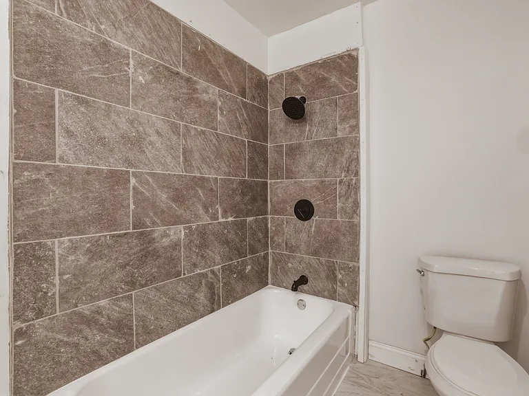 152 Dekalb Ave — Photo 8