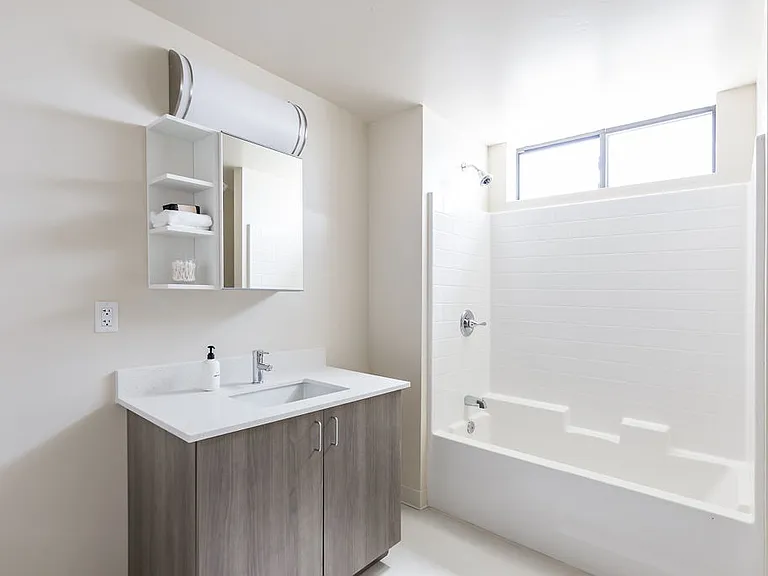 5585 Mildred St — Photo 15