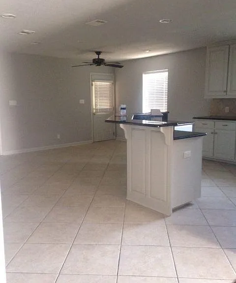 Kitchen with Breakfast Bar