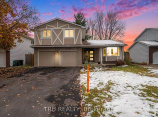 1719 Meadowview Cres N, Ottawa, ON K1C 1T9