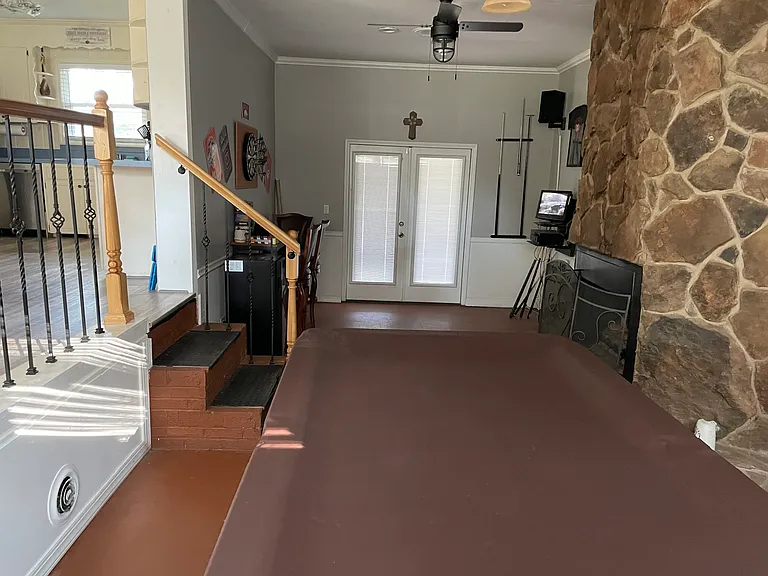 1000 Fairfield Dr — Photo 9