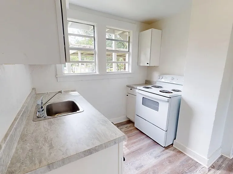 738 Wood St #A — Photo 11