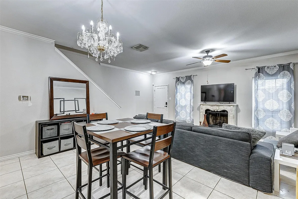 Building Photo - 17421 Red Oak Dr #7421