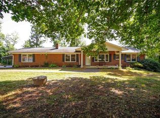 895 Appaloosa Trl, Kernersville, NC 27284