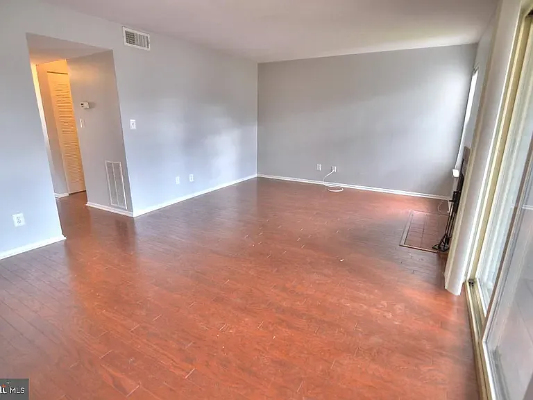 1707 Ascot Way #E — Photo 10